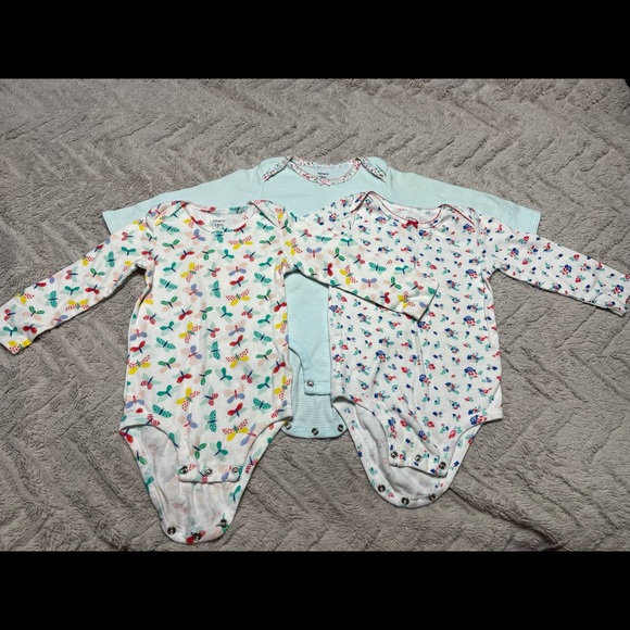 Carters 18 month long sleeve onesies. 1 with matching bottoms. - Picture 2 of 7